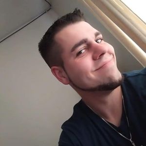 Meet your Posher, Derrick